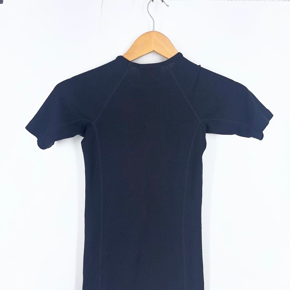 Icebreaker Skin 200 Black 100% Merino Wool Base Layer Short Sleeve Top Womens WS - Picture 4 of 13